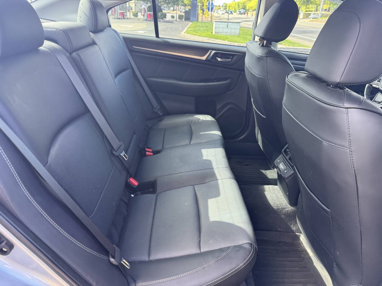 Used 2018 Subaru Legacy 3.6R Limited AWD/4WD image 7