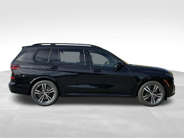 New 2027 BMW X7 xDrive40i w/ M Sport Package AWD/4WD image 2