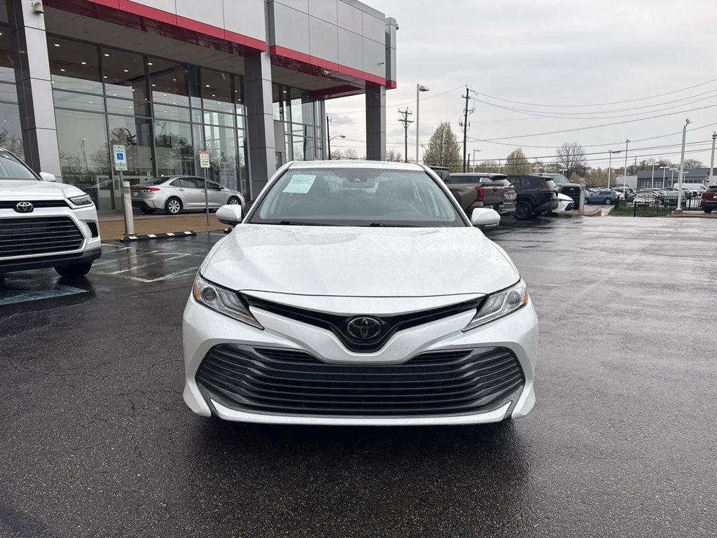 Used 2020 Toyota Camry XLE image 8