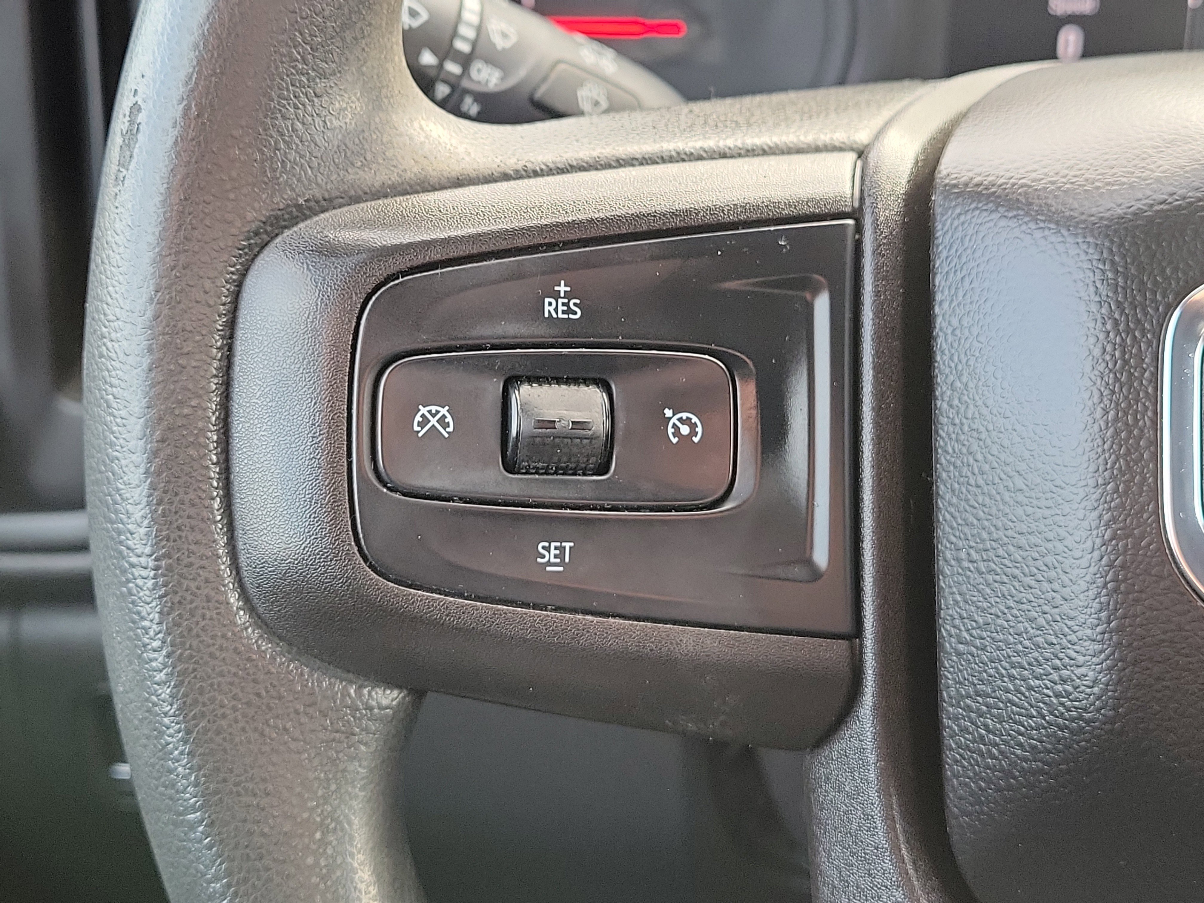 Used 2020 GMC Sierra 1500 4x4 Crew Cab w/ Sierra Value Package image 17