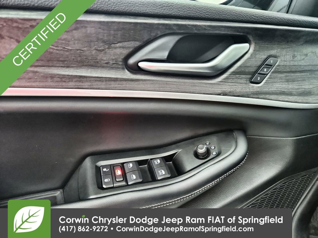 Used 2023 Jeep Grand Cherokee L Limited w/ Trailer Tow Group (B) AWD/4WD image 20