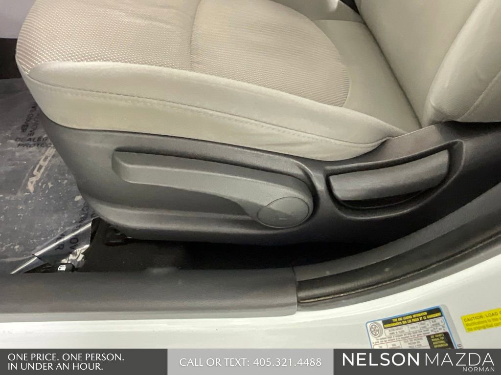 Used 2014 Hyundai Accent GS FWD image 25
