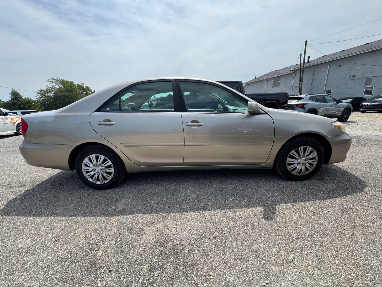 Used 2004 Toyota Camry LE FWD image 5