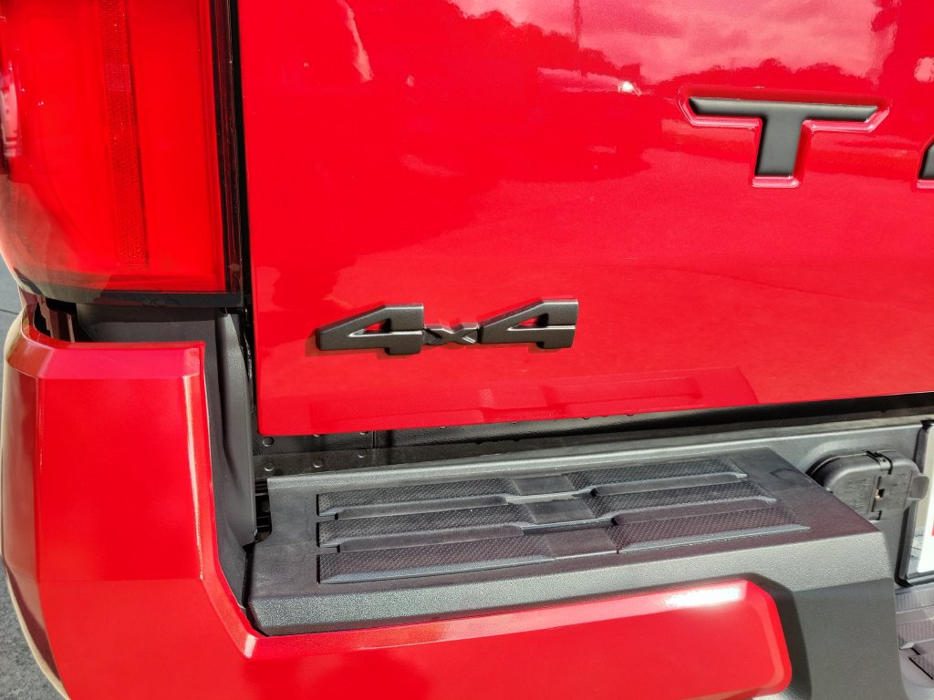 Certified 2026 Toyota Tacoma SR5 AWD/4WD image 10