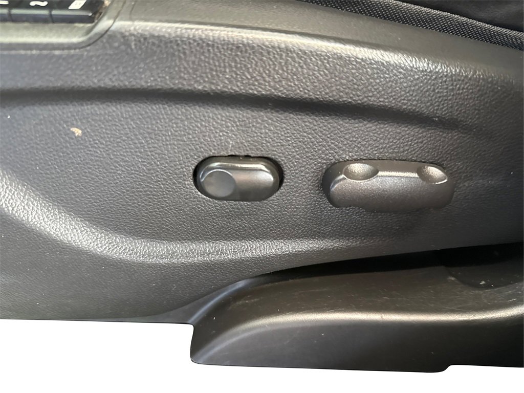 Used 2020 Buick Encore Essence image 25