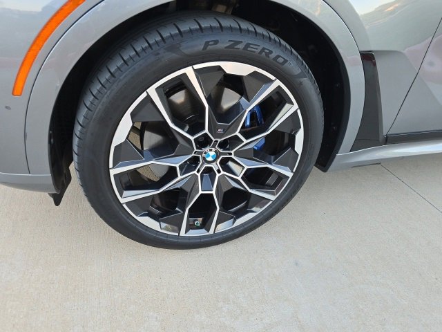 Used 2023 BMW X7 M60i w/ Executive Package image 9