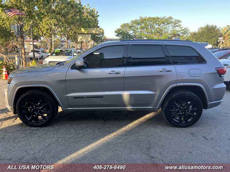 Used 2018 Jeep Grand Cherokee Altitude AWD/4WD image 6