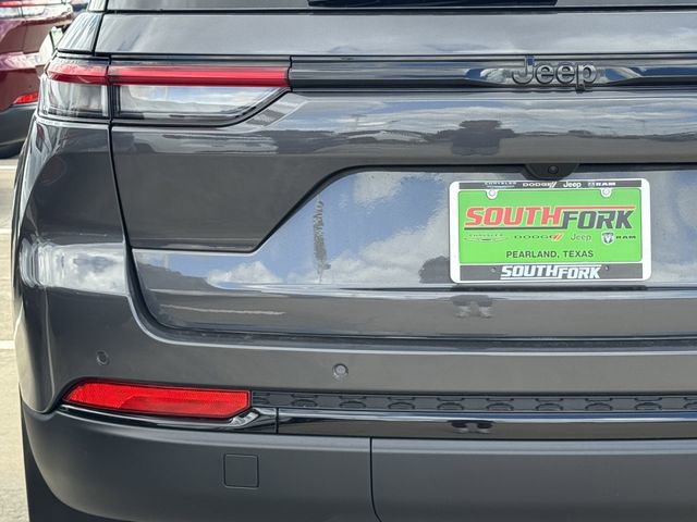 New 2025 Jeep Grand Cherokee Altitude w/ MOPAR Finishing Package image 6