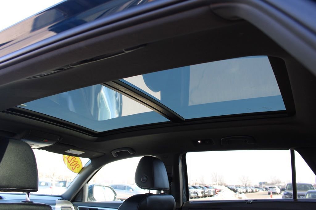 Used 2022 Volkswagen Atlas Cross Sport SEL Premium R-Line image 30