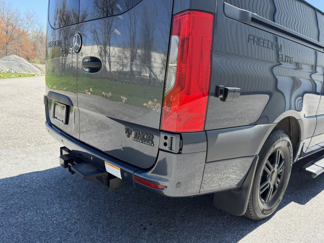 Used 2022 Mercedes-Benz Sprinter 2500 image 11