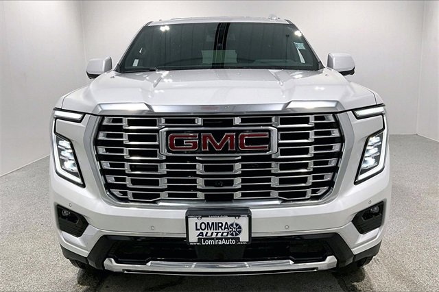 Used 2025 GMC Yukon Denali w/ Sun & Power Step Package image 2