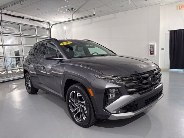 Used 2025 Hyundai Tucson Limited AWD/4WD image 2