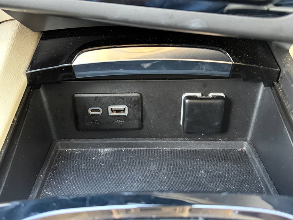 Used 2021 Buick Envision Essence FWD image 26