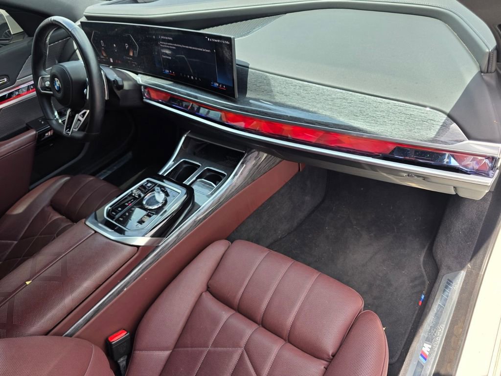 Certified 2024 BMW 760i xDrive w/ Executive Package AWD/4WD image 30