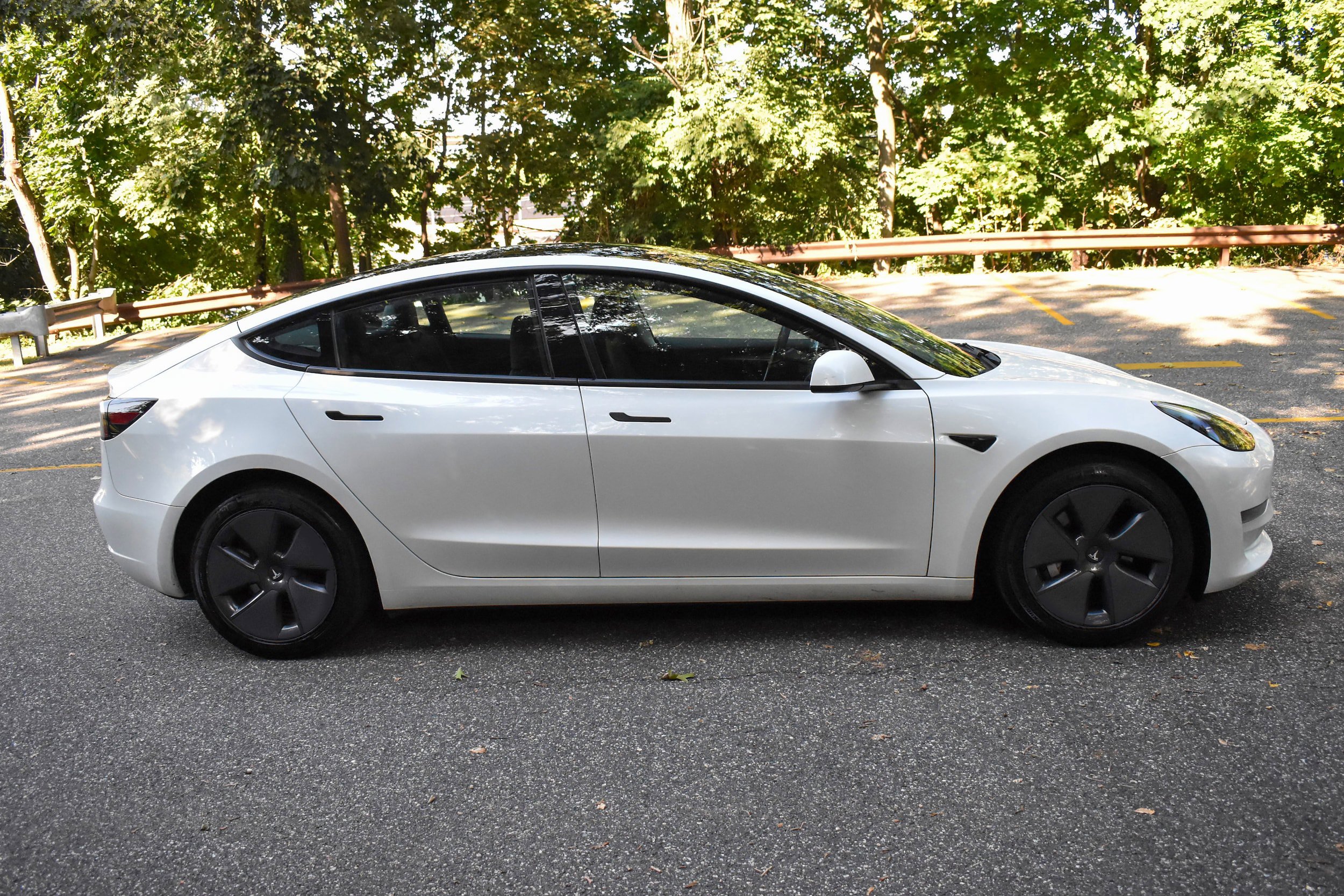 Used 2020 Tesla Model 3 Standard Range Plus RWD image 10