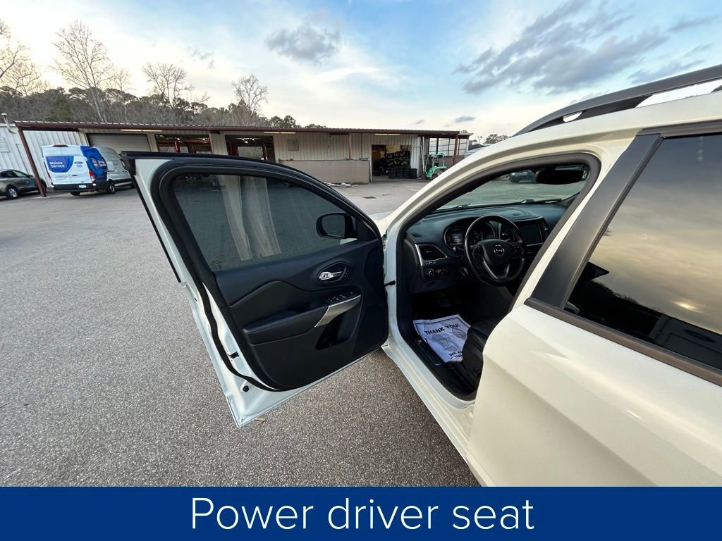 Used 2019 Jeep Cherokee High Altitude image 28