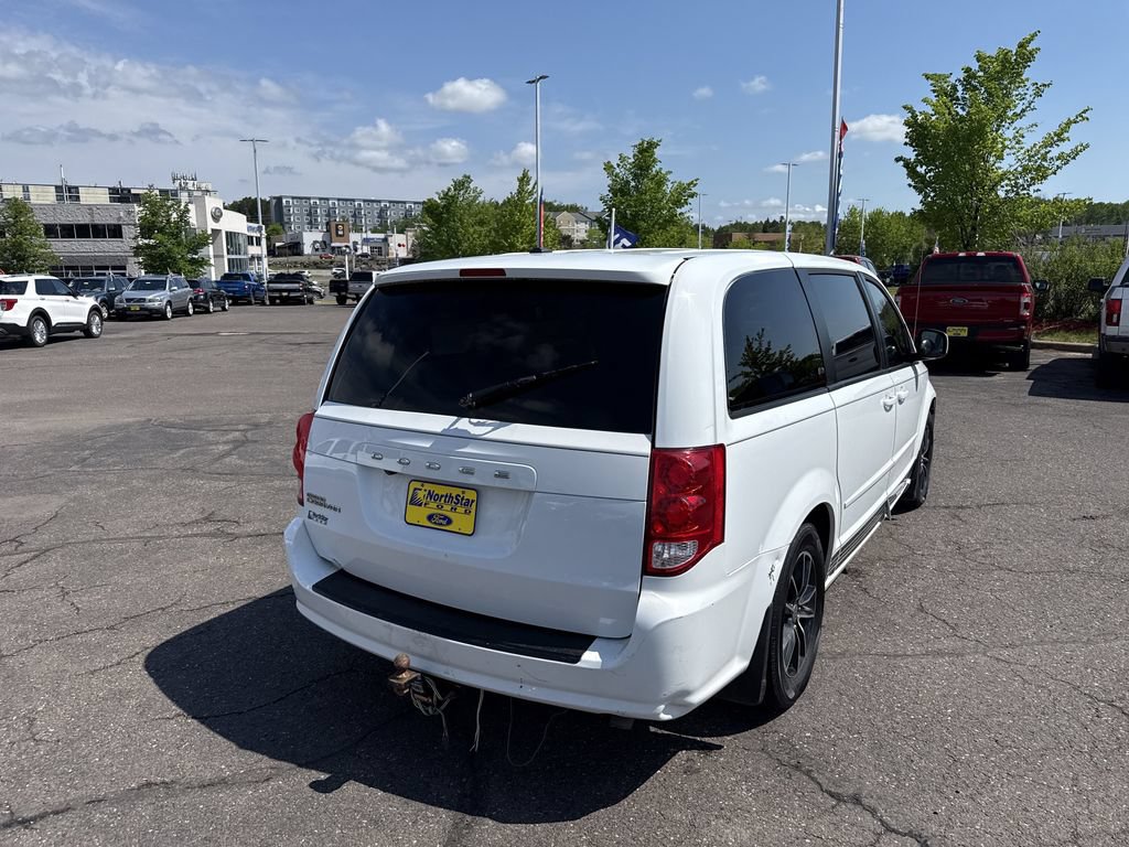 Used 2017 Dodge Grand Caravan SE FWD image 8