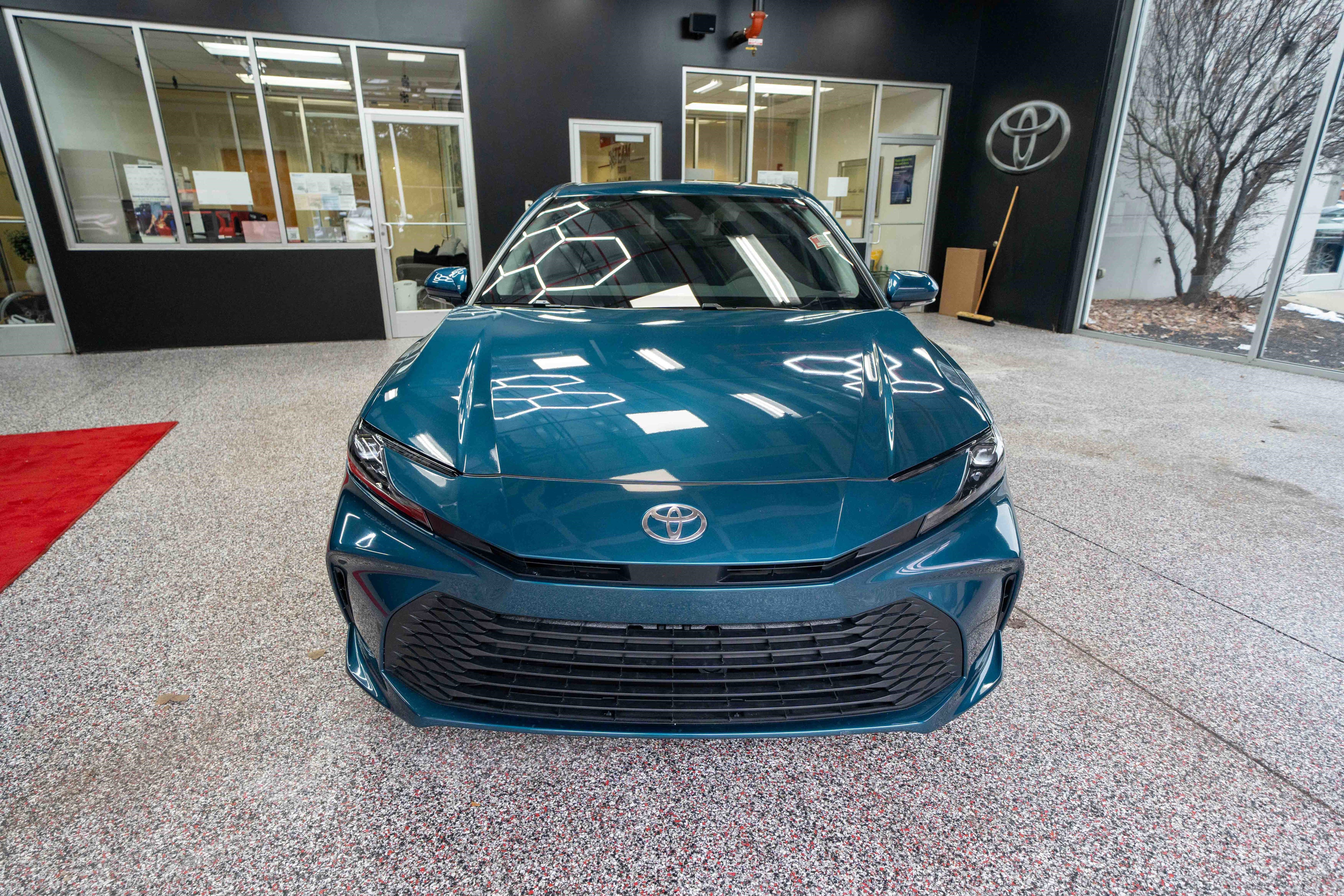 Used 2025 Toyota Camry LE image 6