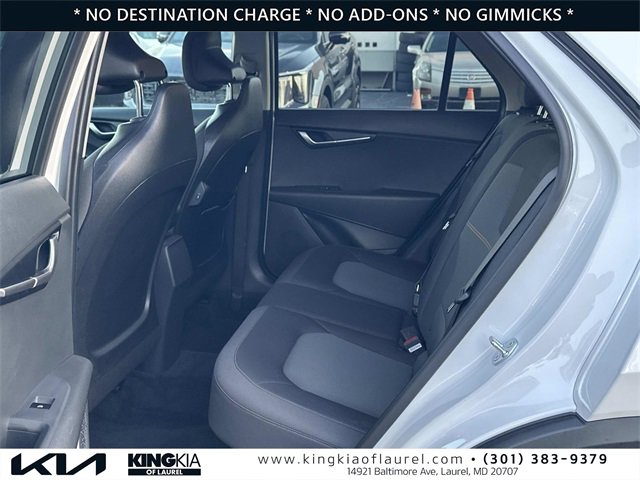 Used 2025 Kia Niro LX image 22