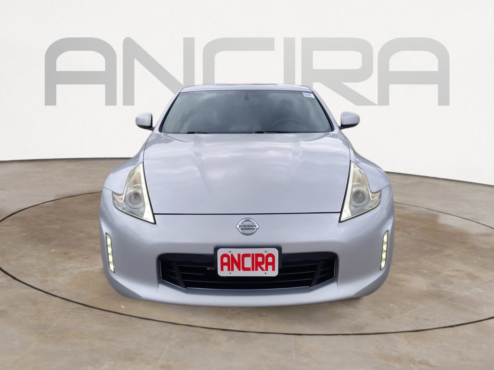 Used 2017 Nissan 370Z Coupe RWD image 7