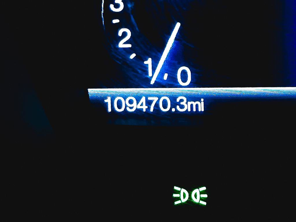 Used 2017 Ford Fusion SE w/ Fusion SE Technology Package image 25