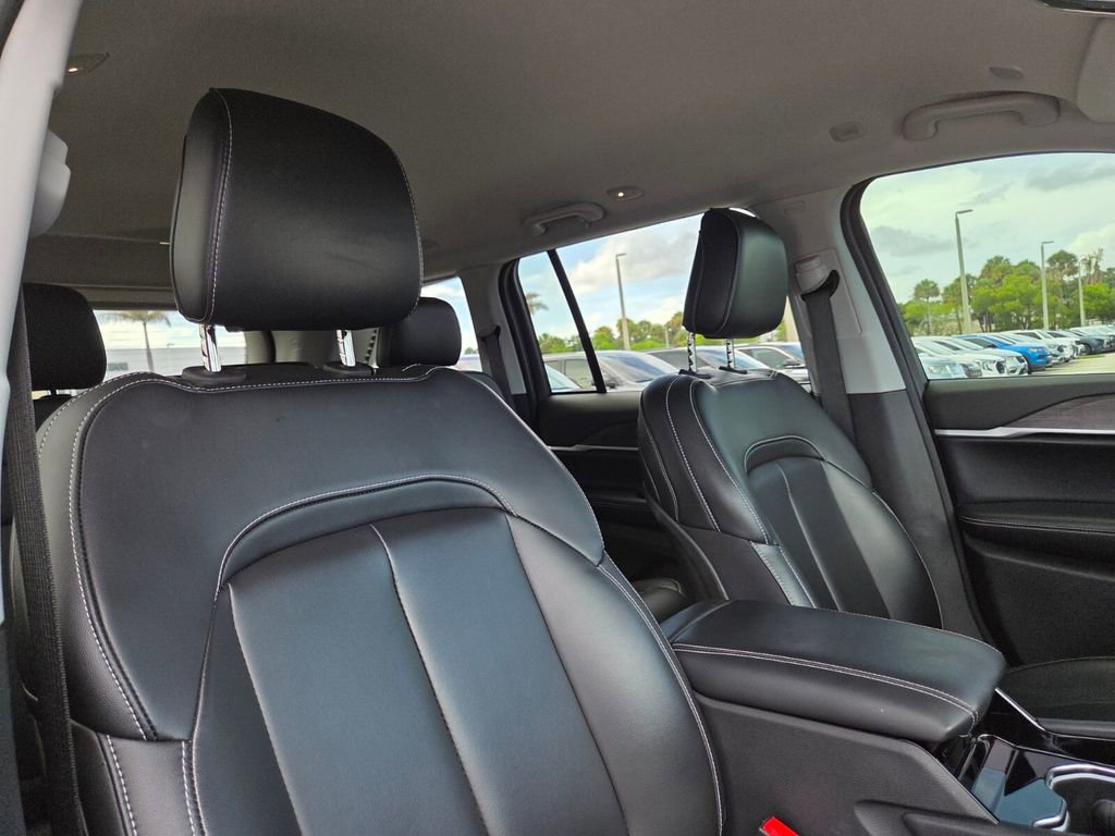 Used 2023 Jeep Grand Cherokee Limited RWD image 15