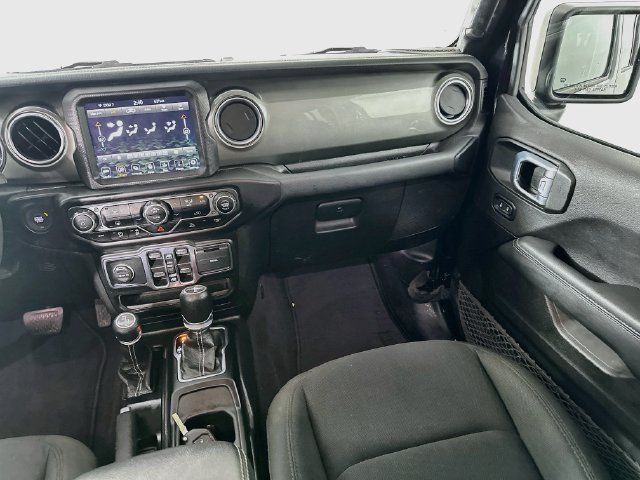 Used 2023 Jeep Gladiator Overland AWD/4WD image 24