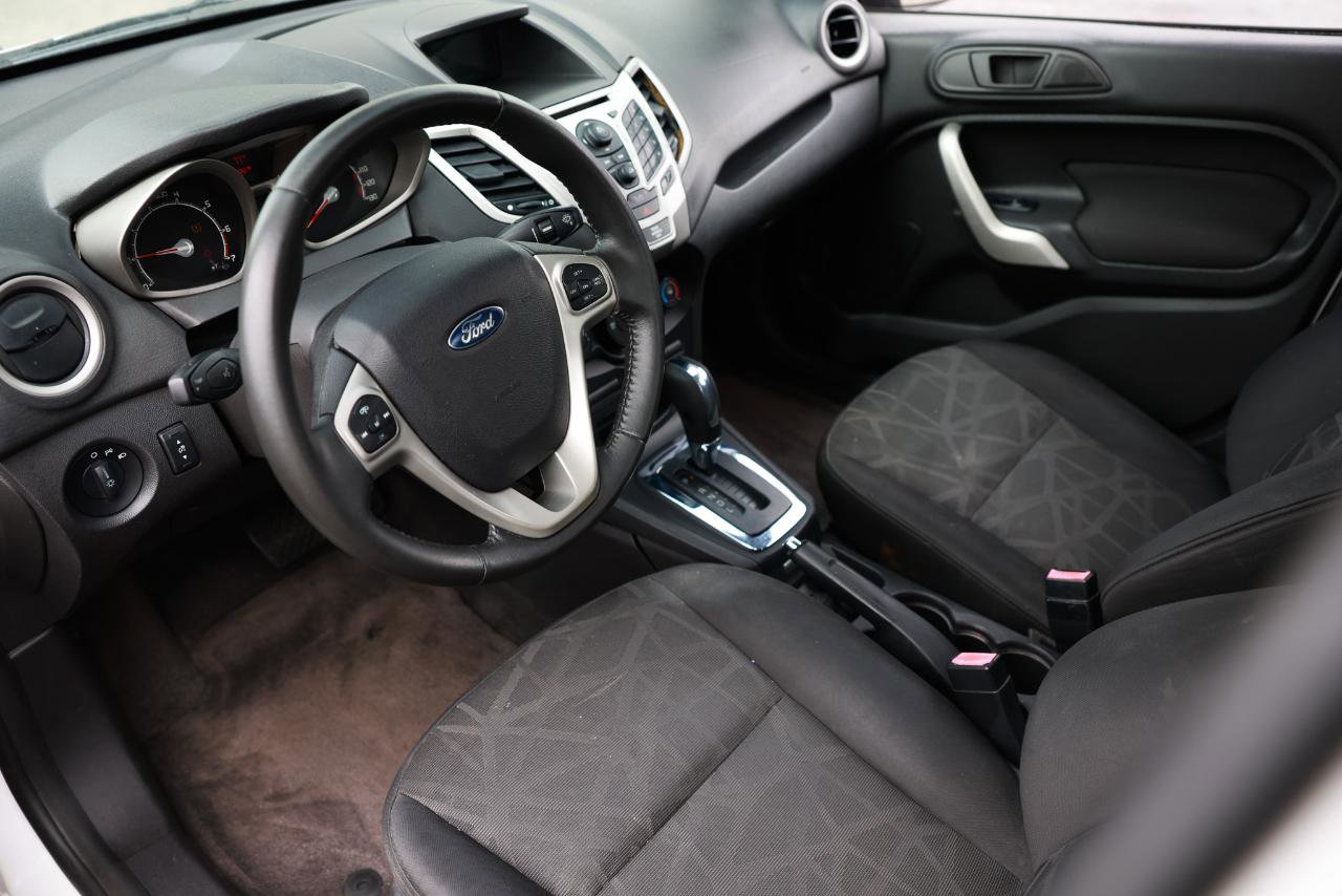 Used 2011 Ford Fiesta SEL FWD image 4