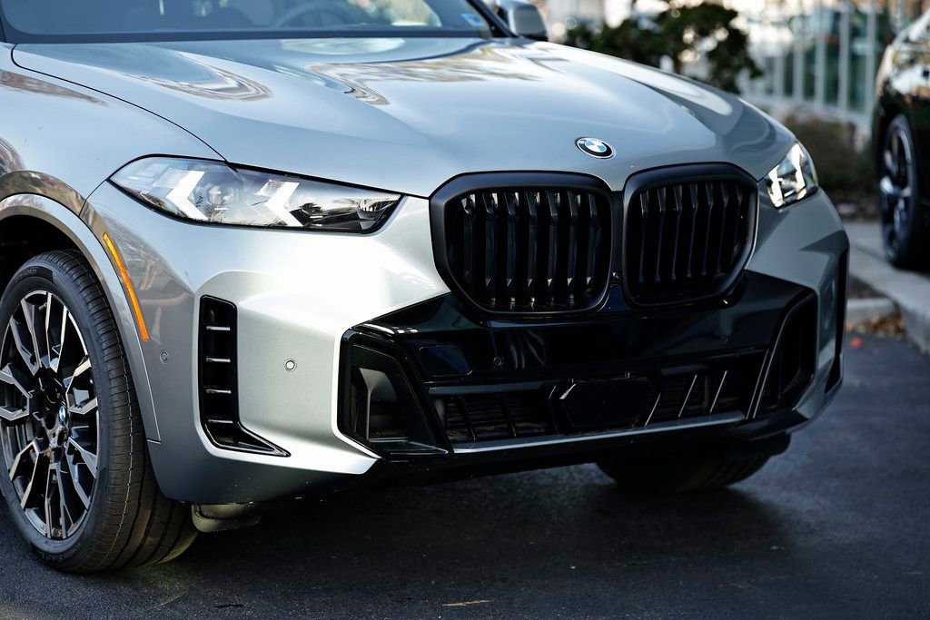 New 2026 BMW X5 xDrive40i w/ M Sport Package image 2