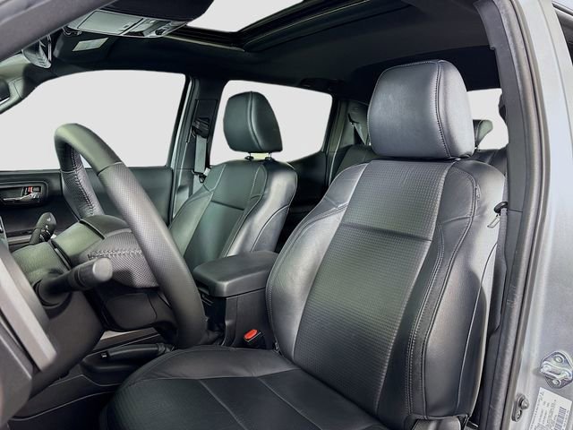 Used 2022 Toyota Tacoma TRD Sport w/ TRD Premium Sport Package AWD/4WD image 23