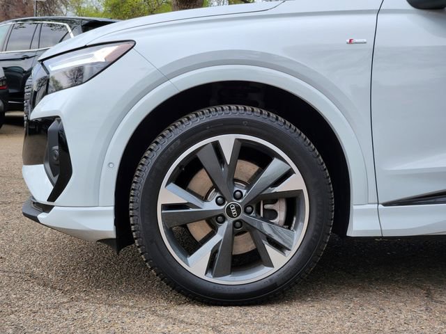 Used 2024 Audi Q4 e-tron Premium Plus w/ Premium Plus image 8