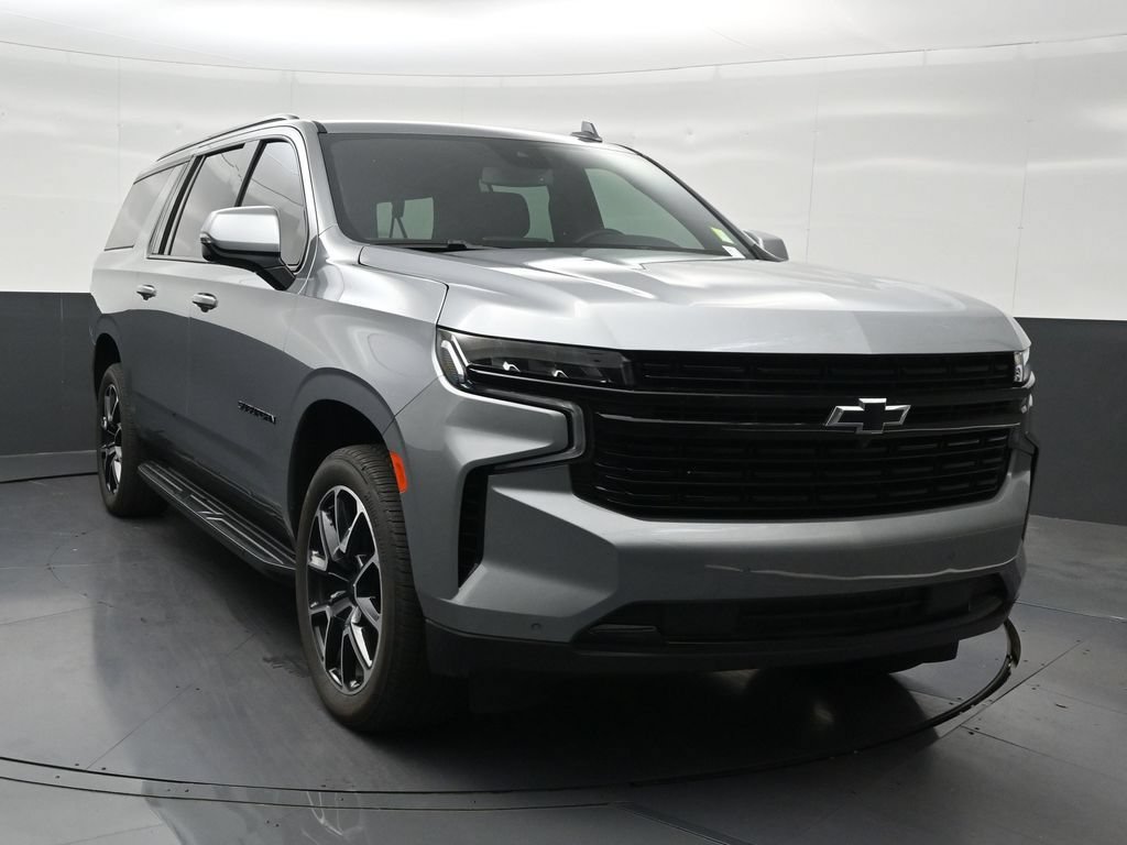 Used 2024 Chevrolet Suburban RST w/ Luxury Package RWD image 8