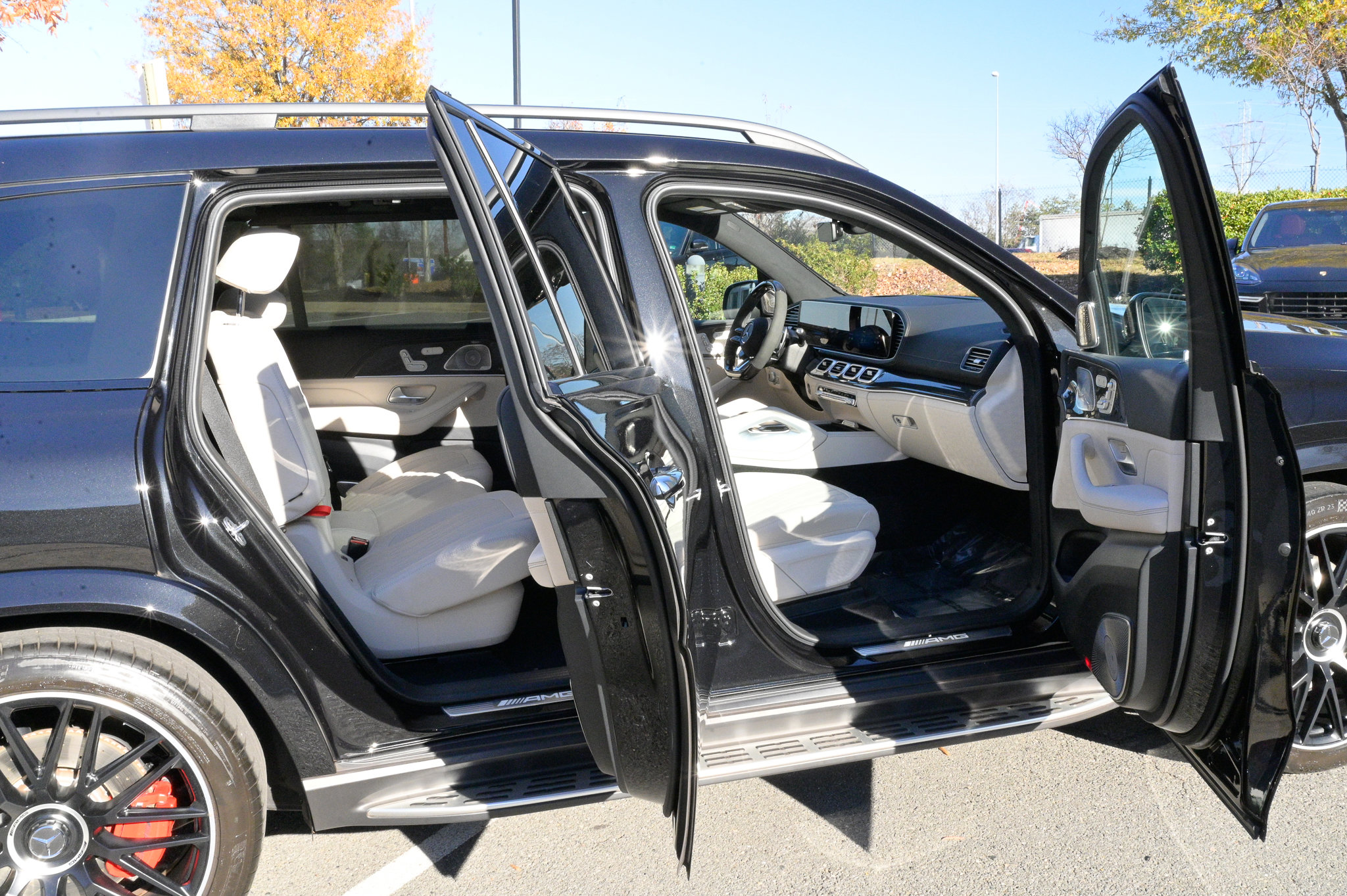 Used 2025 Mercedes-Benz GLS 63 AMG 4MATIC image 55