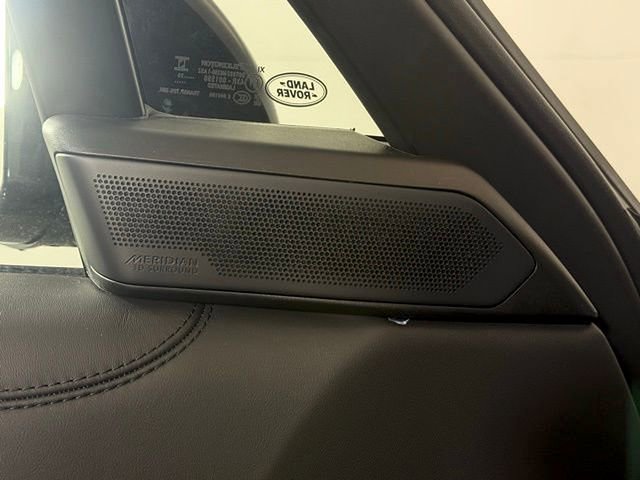 New 2025 Land Rover Range Rover SE image 30
