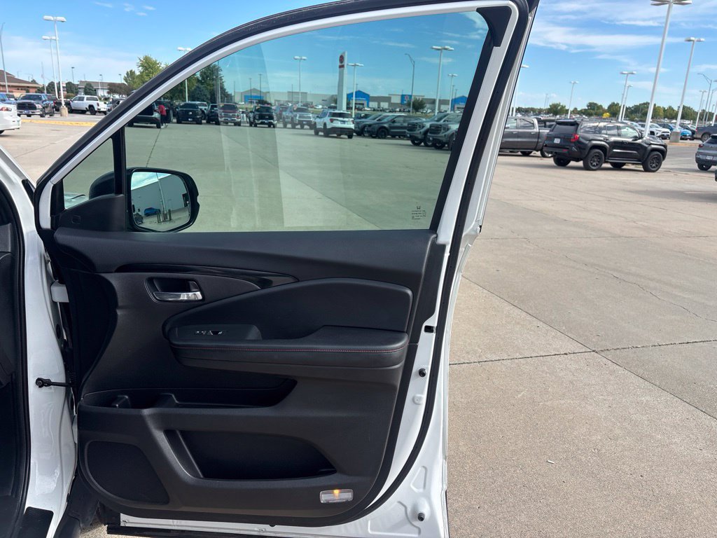 Used 2023 Honda Ridgeline Black Edition image 27
