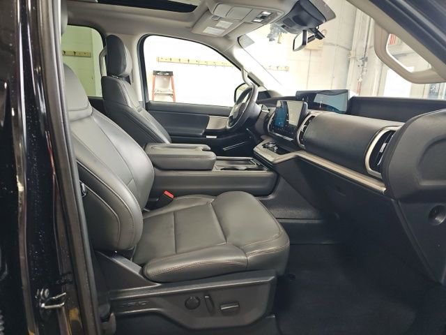 Used 2025 Ford Expedition Active AWD/4WD image 10