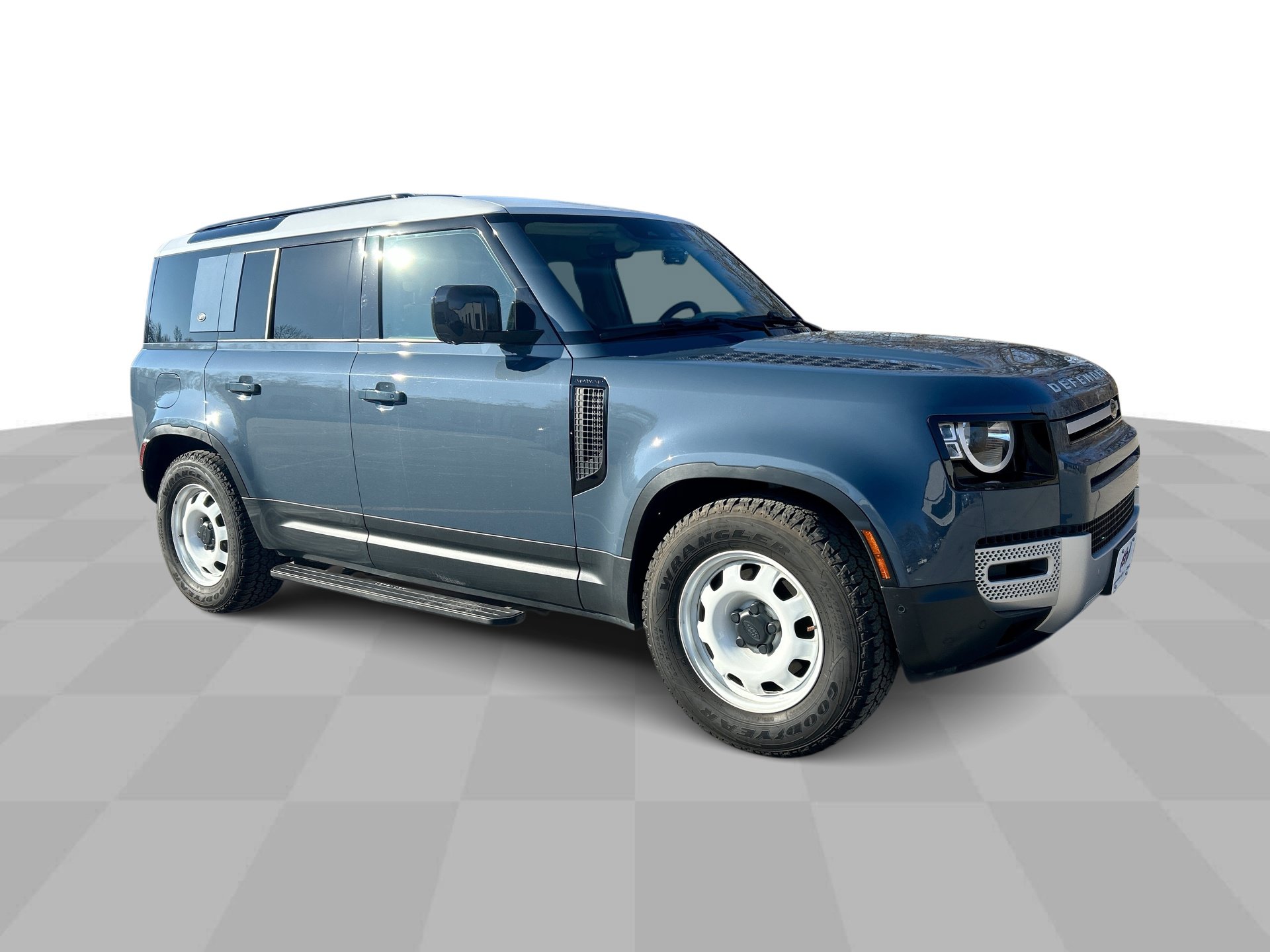 Used 2022 Land Rover Defender 110 S AWD/4WD image 2
