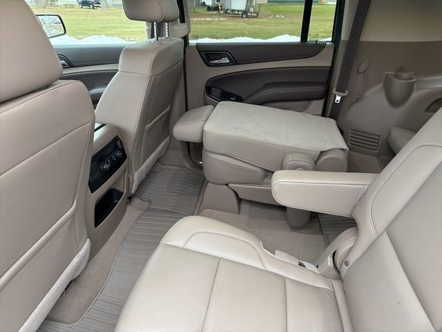 Used 2019 Chevrolet Suburban LT w/ Luxury Package image 18