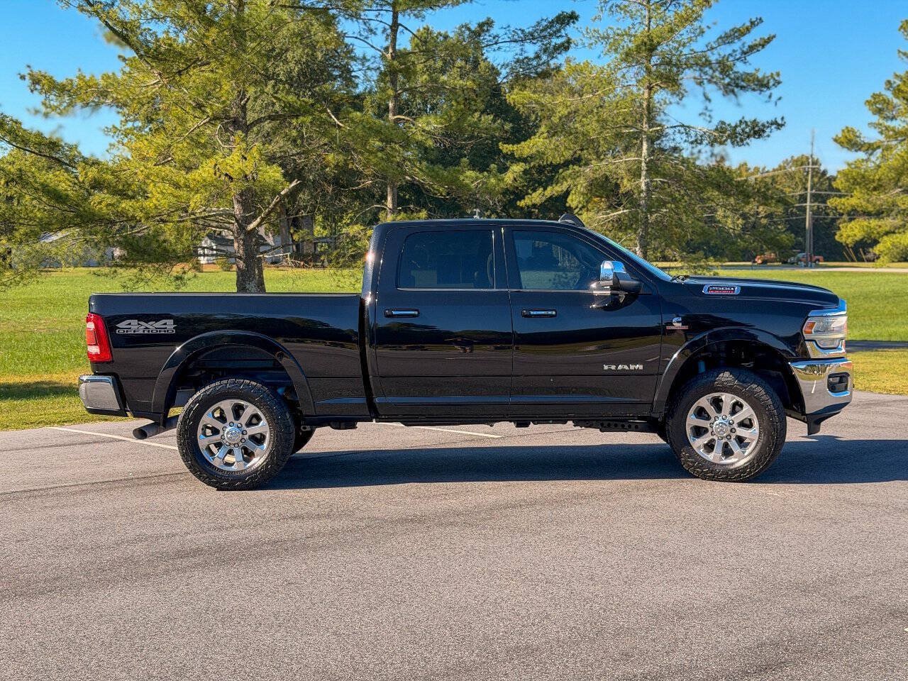 Used 2019 RAM 2500 Laramie AWD/4WD image 2