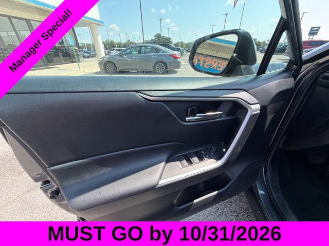 Used 2022 Toyota RAV4 XLE Premium FWD image 39