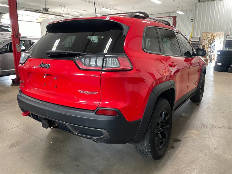 Used 2019 Jeep Cherokee Trailhawk w/ Cold Weather Group AWD/4WD image 6