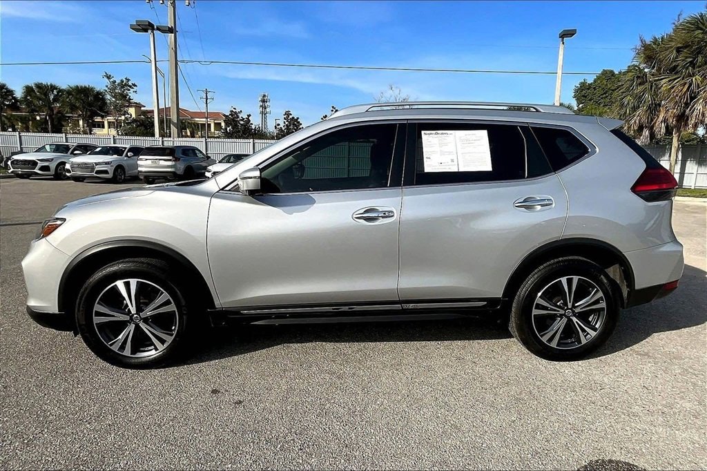 Used 2017 Nissan Rogue SL w/ SL Premium Package image 8