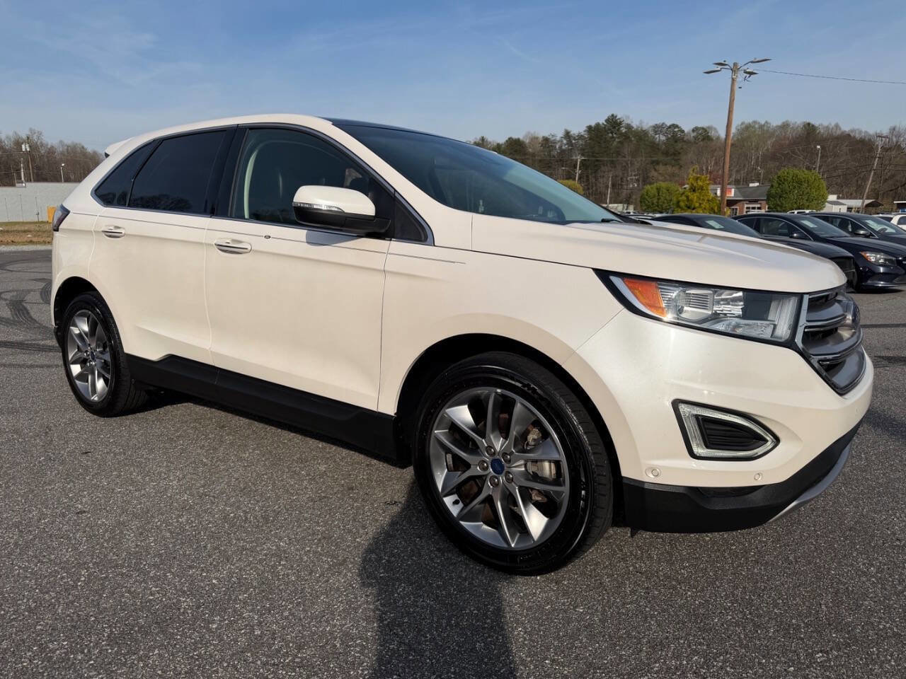 Used 2015 Ford Edge Titanium w/ Equipment Group 302A FWD image 5
