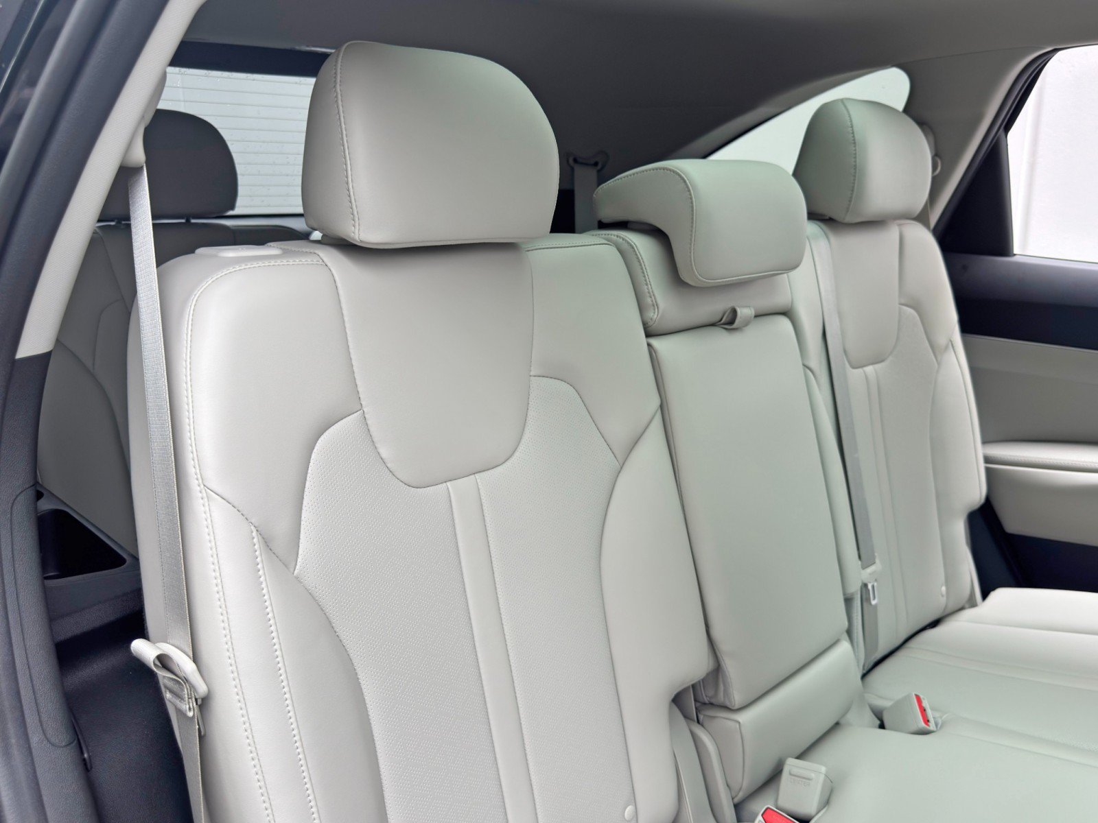 Used 2023 Kia Sorento S w/ Panoramic Sunroof Package FWD image 37
