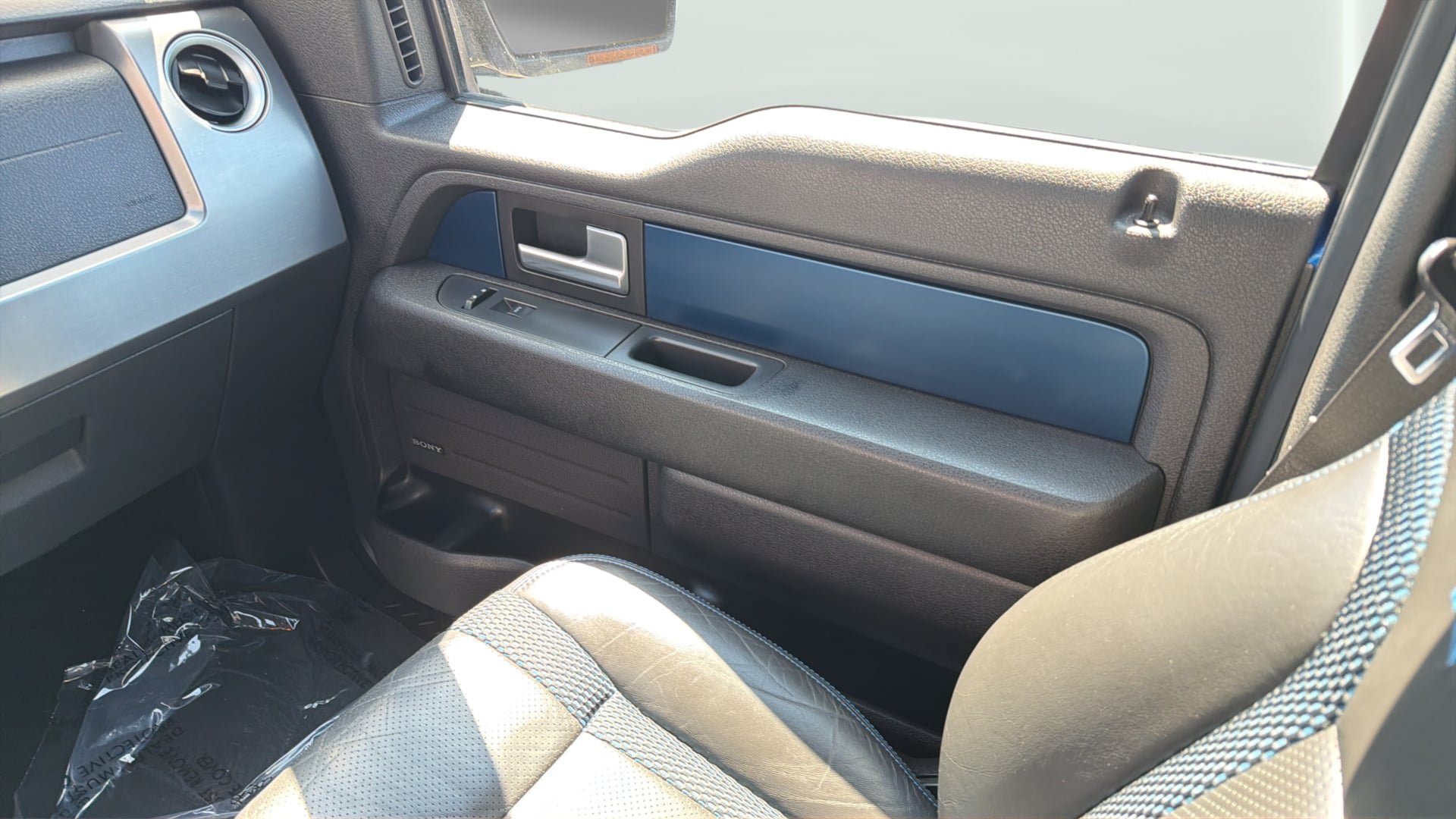 Used 2013 Ford F150 Raptor w/ Luxury Equipment Group AWD/4WD image 16