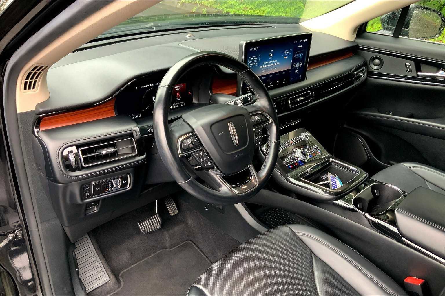 Used 2023 Lincoln Nautilus Reserve w/ Equipment Group 201A image 17