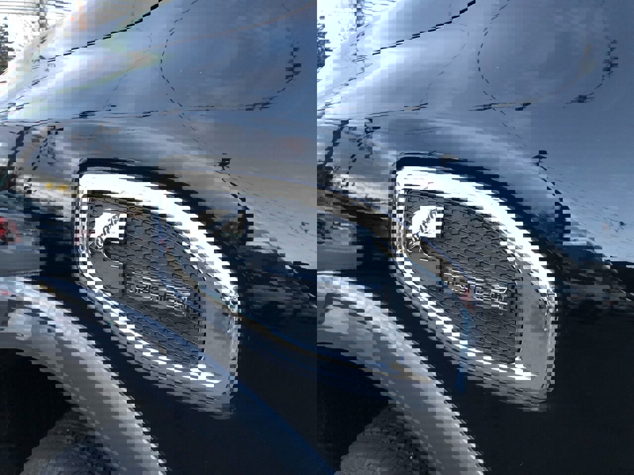 Used 2017 Nissan Titan PRO-4X image 9