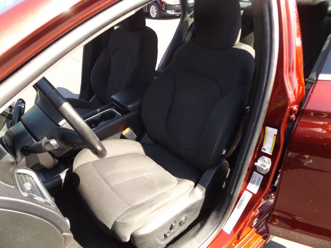 Used 2015 Chrysler 200 Limited w/ Convenience Group image 14