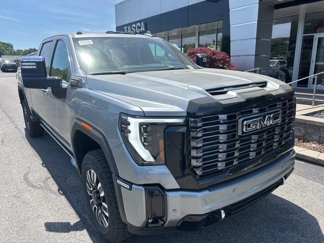 New 2026 GMC Sierra 3500 Denali Ultimate w/ LPO, Black Badging Package
