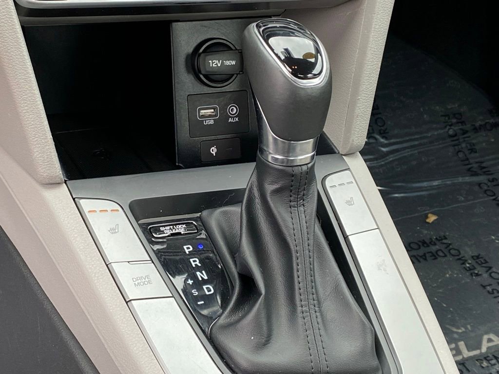 Used 2020 Hyundai Elantra Limited image 21